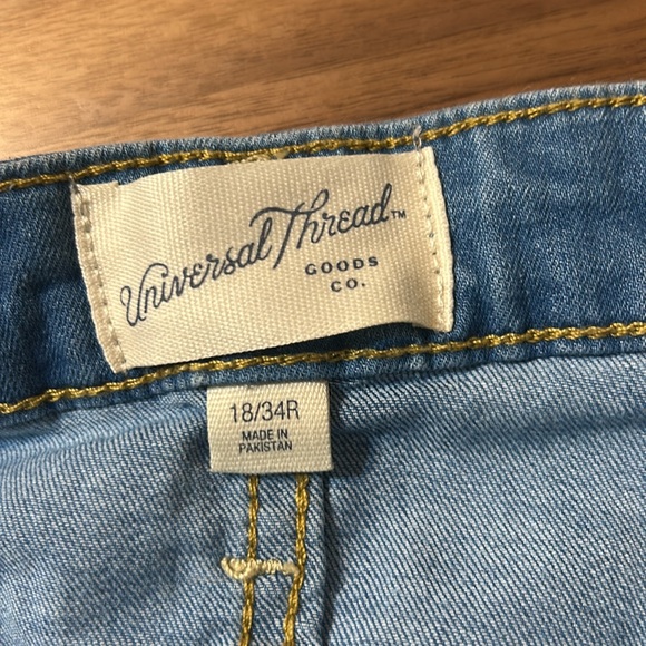 Universal Thread high-rise skinny jean fitted hip and thigh size 18 - Picture 5 of 5